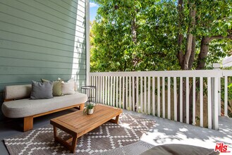 3516 Vía Dolce in Marina Del Rey, CA - Building Photo - Building Photo