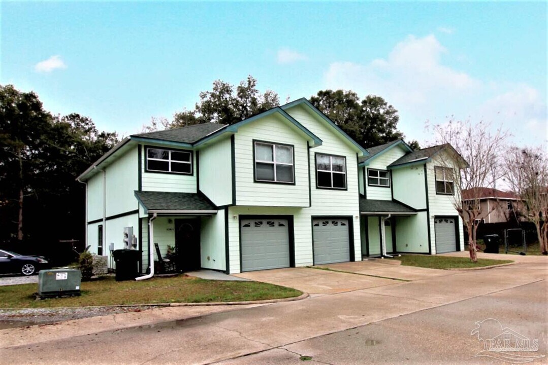 6248 Hamilton Bridge Rd in Milton, FL - Building Photo