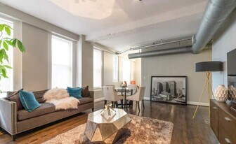909 Texas Ave in Houston, TX - Building Photo