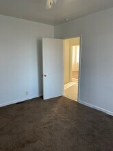 5300 Mitchell St, Unit Lower front west in Detroit, MI - Building Photo - Building Photo