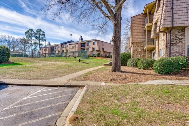 1111 Menlo Dr in Columbia, SC - Building Photo - Building Photo