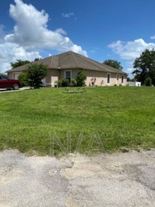 463 Piedmont St in Lehigh Acres, FL - Building Photo