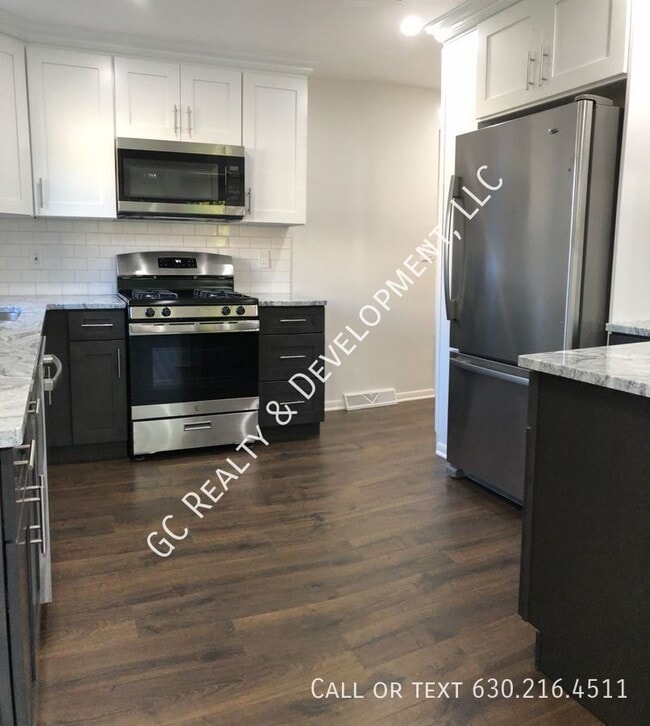 16 Franke Ave in Cary, IL - Building Photo - Building Photo