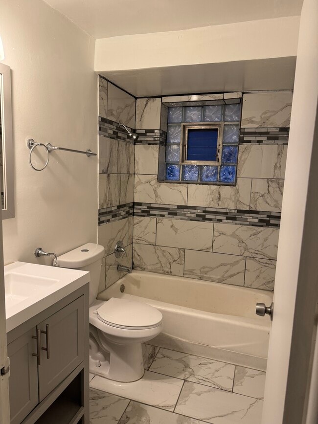 1658 Patricia Pl, Unit Unit3East in Calumet City, IL - Foto de edificio - Building Photo