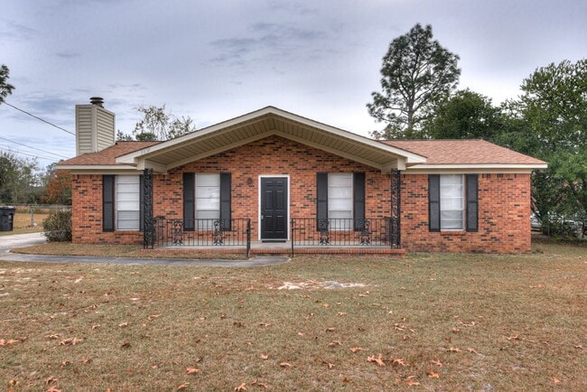 property at 3859 Fairington Dr