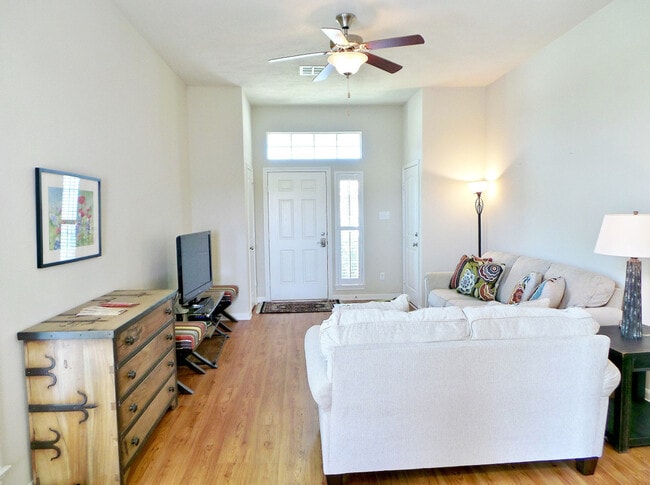 property at 1002 Venice Dr