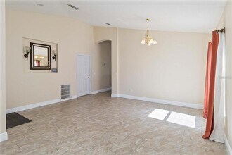2327 Andrews Valley Dr in Kissimmee, FL - Building Photo - Building Photo