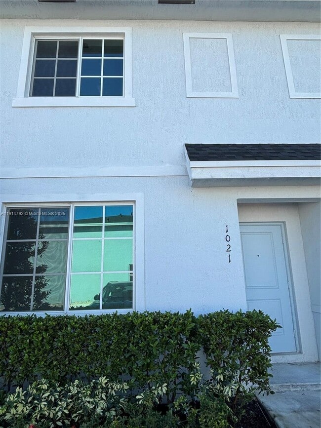 property at 1021 NW 5th Ave