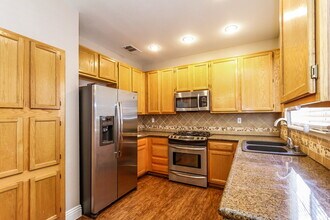 261 Mariposa Way in Henderson, NV - Building Photo - Building Photo