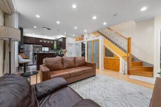 1158 2nd Ave in New York, NY - Building Photo - Building Photo