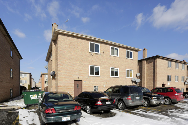 9239 Sally Ln in Schiller Park, IL - Building Photo - Building Photo