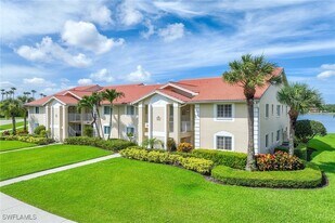 7784 Emerald Cir in Naples, FL - Building Photo