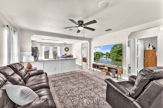 331 Cedron Chase in San Antonio, TX - Building Photo - Building Photo