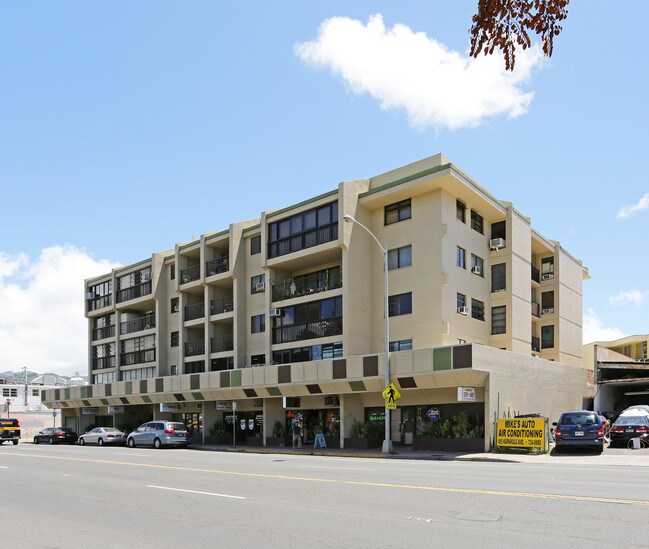 465 Kapahulu Ave in Honolulu, HI - Foto de edificio - Building Photo