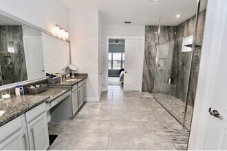 8337 Promoso Ct in Naples, FL - Foto de edificio - Building Photo