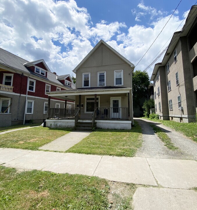 31 Leroy St in Binghamton, NY - Foto de edificio
