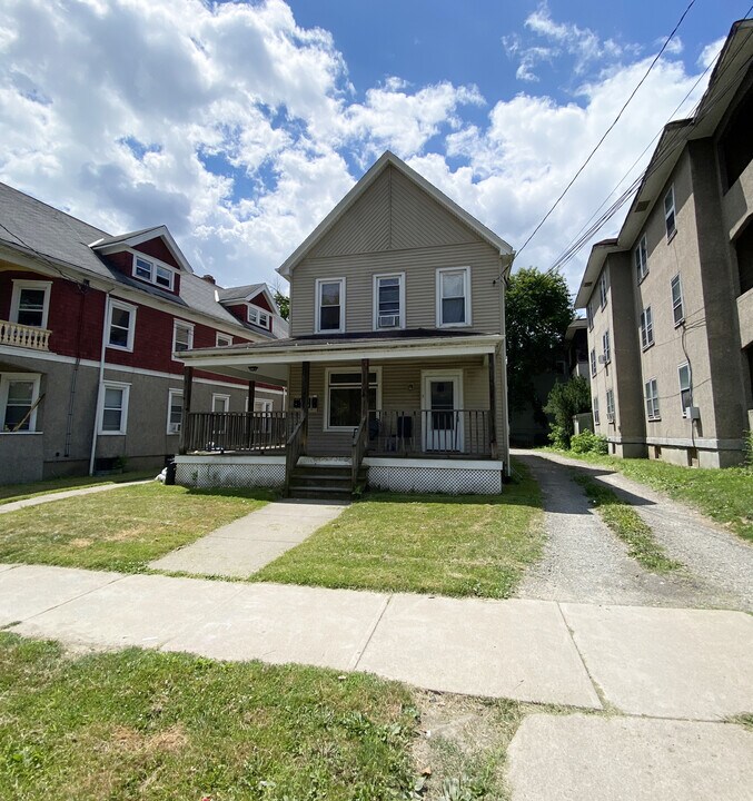 31 Leroy St, Unit 4 in Binghamton, NY - Building Photo