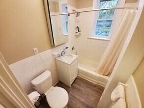 179 Kent St, Unit 4 in Brookline, MA - Building Photo - Building Photo