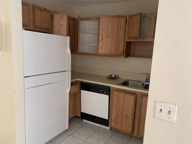 10850 Royal Palm Blvd in Coral Springs, FL - Building Photo - Building Photo