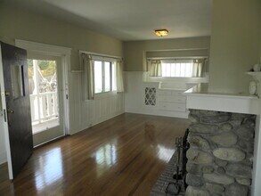 324 Vista Pl in Los Angeles, CA - Building Photo - Building Photo