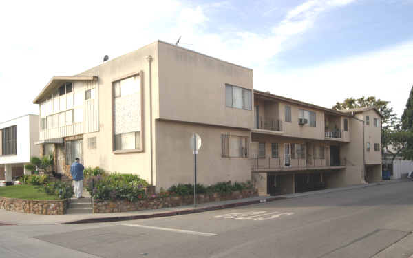 7804-7810 Romaine St in West Hollywood, CA - Foto de edificio