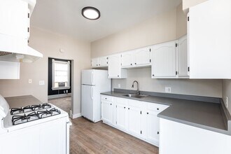 1949 Hudson Ave in Cincinnati, OH - Building Photo - Building Photo