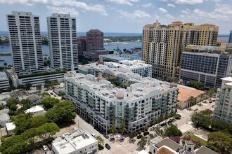 600 S Dixie Hwy, Unit 303 in West Palm Beach, FL - Building Photo - Building Photo