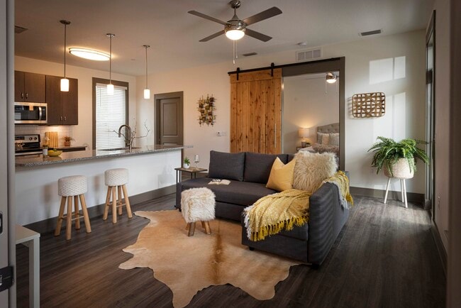 The Central on Orange Lake Apartments in New Port Richey, FL - Building Photo - Building Photo