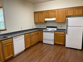 606 1/2 W Elm St, Unit 1 in Urbana, IL - Building Photo - Building Photo