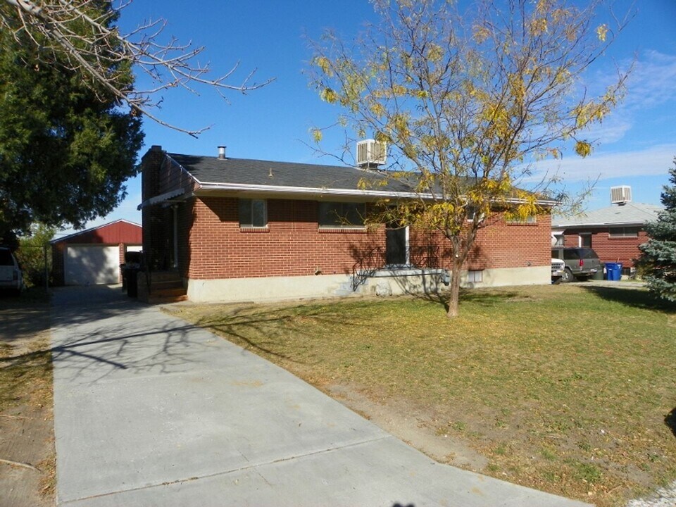 5520 Kathleen Ave in Salt Lake City, UT - Building Photo
