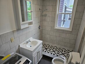 222 Danforth Ave, Unit 1 in Jersey City, NJ - Building Photo - Building Photo