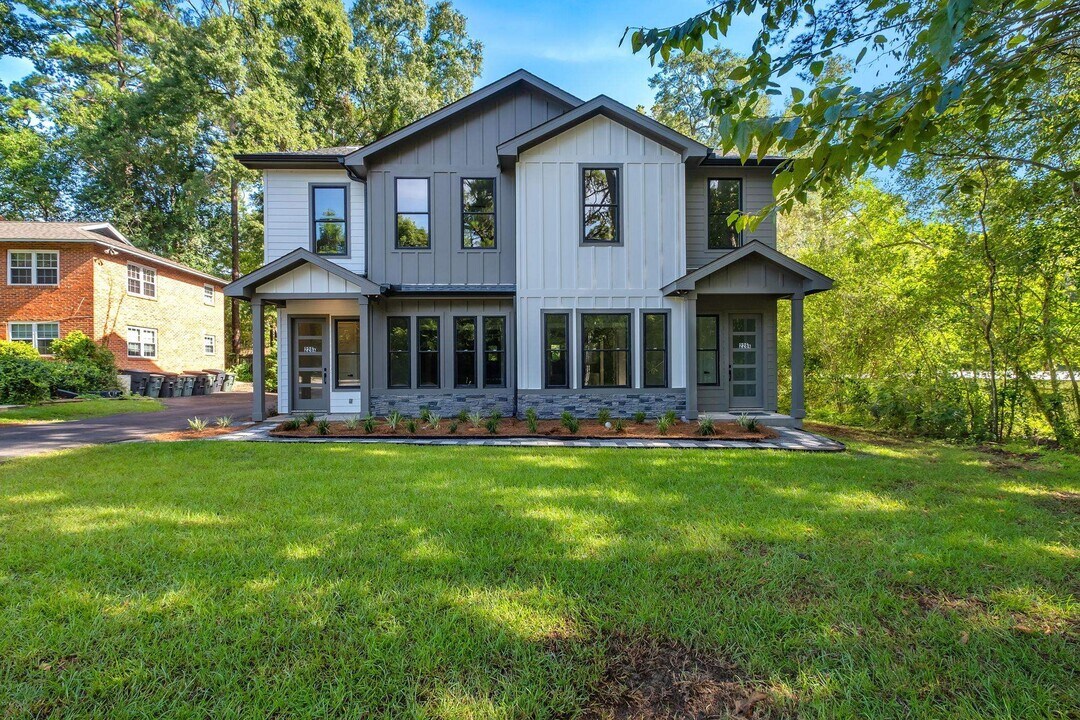 226 E Bradford Rd in Tallahassee, FL - Foto de edificio