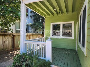 235 W J St in Benicia, CA - Building Photo - Building Photo