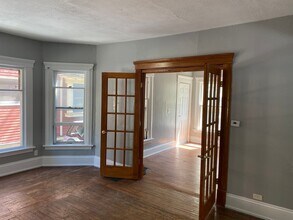 411 Oak St in Kalamazoo, MI - Building Photo - Building Photo