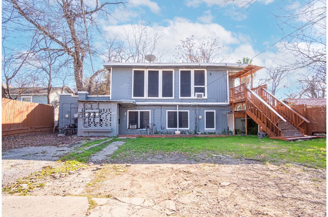 150 Bank St in San Antonio, TX - Building Photo
