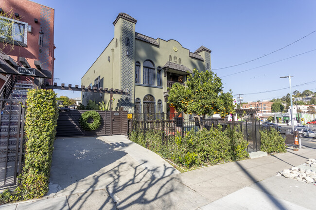 1431 Maltman Ave, Unit SILVERLAKE BEAUTY