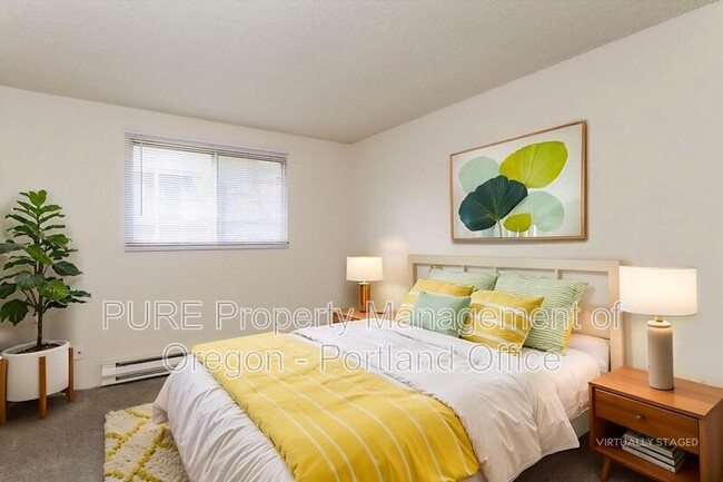 14140 NE Sandy Blvd in Portland, OR - Building Photo - Building Photo