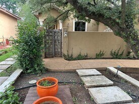 15216 Kevin Ln in Austin, TX - Building Photo