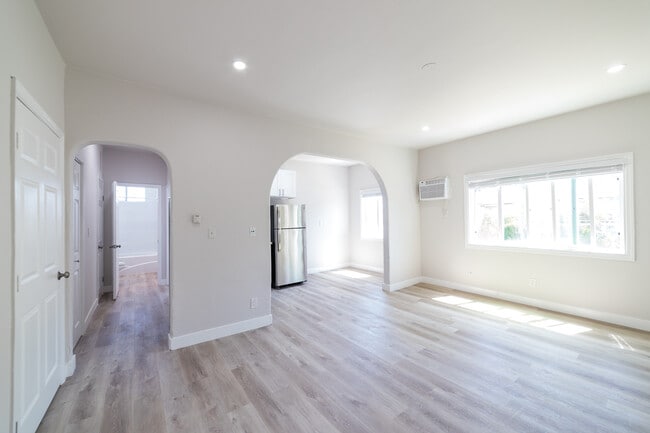 1670 S Rimpau Blvd in Los Angeles, CA - Building Photo - Building Photo