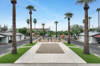 Encanto Park Apartments in Phoenix, AZ - Building Photo - Building Photo