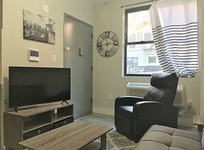 556 W 161st St, Unit 1 in New York, NY - Building Photo - Building Photo