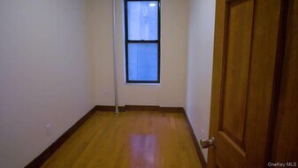139 W 139th St in New York, NY - Building Photo