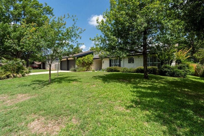 2404 Coral Ridge Cir in Austin, TX - Building Photo - Building Photo