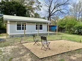 313 Dacian Ave in Durham, NC - Building Photo