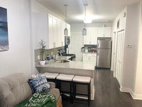 1433 N Cleaver St, Unit 1R in Chicago, IL - Building Photo - Building Photo