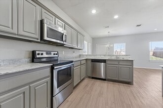 9975 Rio Doso Dr in Dallas, TX - Foto de edificio - Building Photo