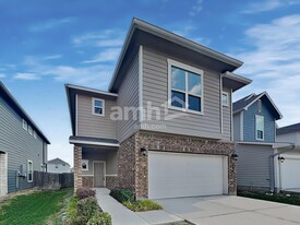 180 Pebble Creek Run in New Braunfels, TX - Building Photo