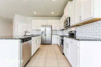 11231 Hudson Hills Ln in Riverview, FL - Foto de edificio - Building Photo