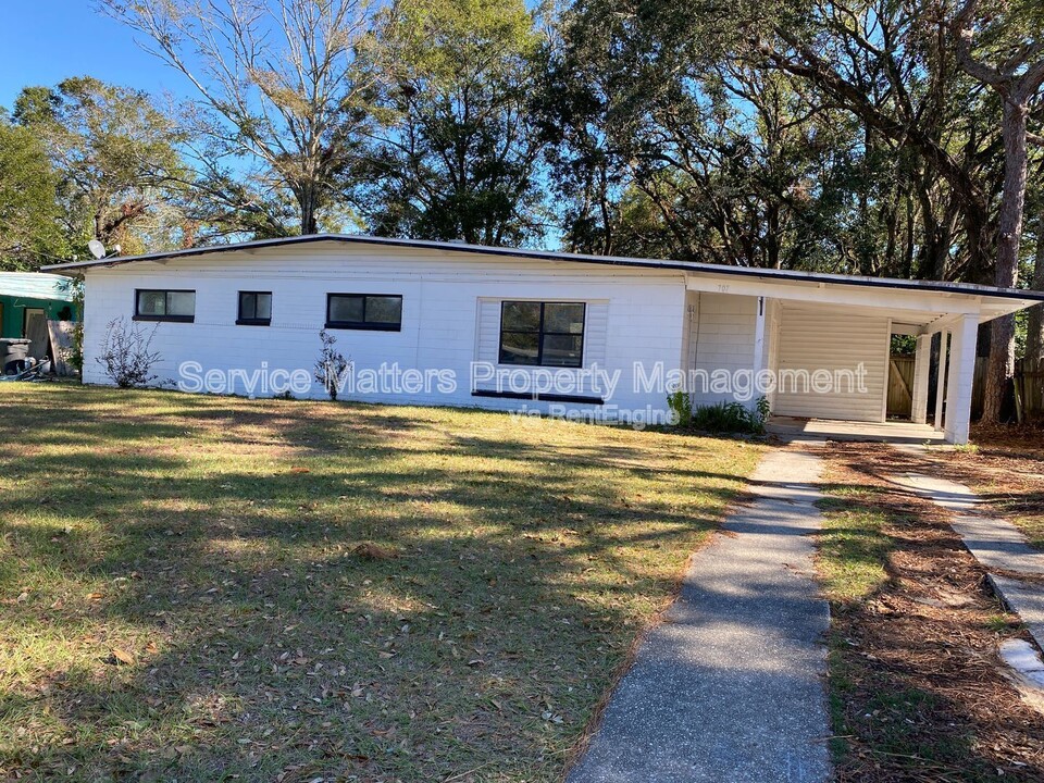 707 Boxwood Dr in Pensacola, FL - Building Photo