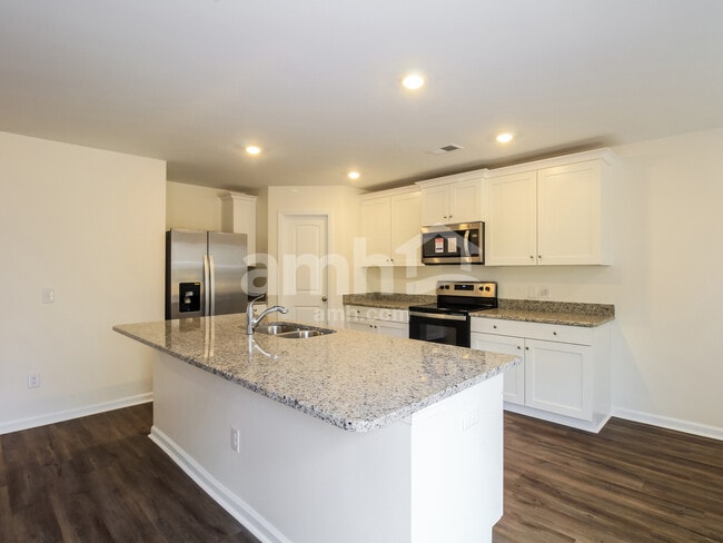 1393 John Swann St in Navassa, NC - Foto de edificio - Building Photo